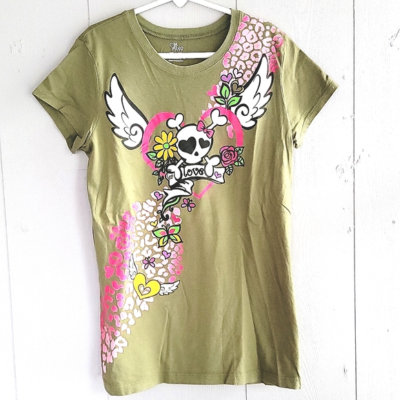🌴 NWOT Green T-Shirt W/Skull ☠